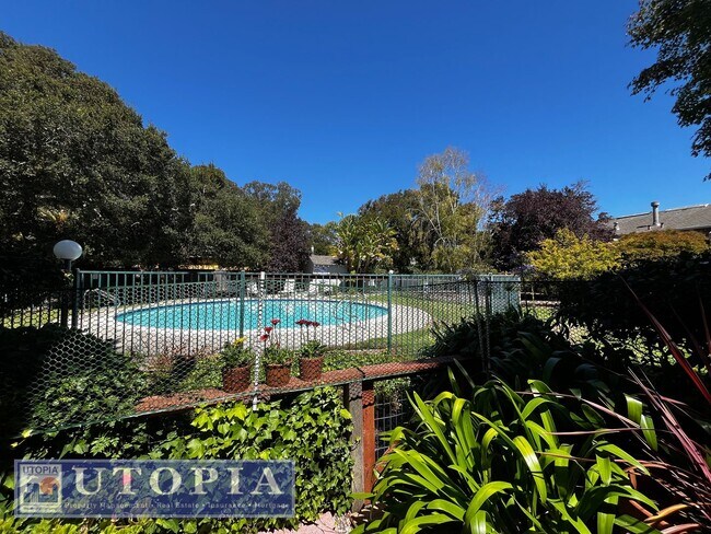 Foto del edificio - Bright Natural Lighting 3-Bedroom, 2 Bathr...