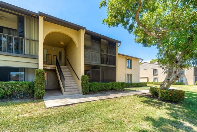 Foto del edificio - 723 Sunny Pine Way