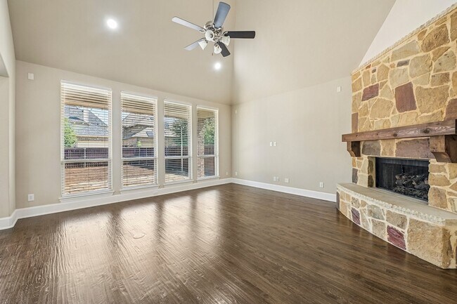 Foto del edificio - 2676 McPherson Ln