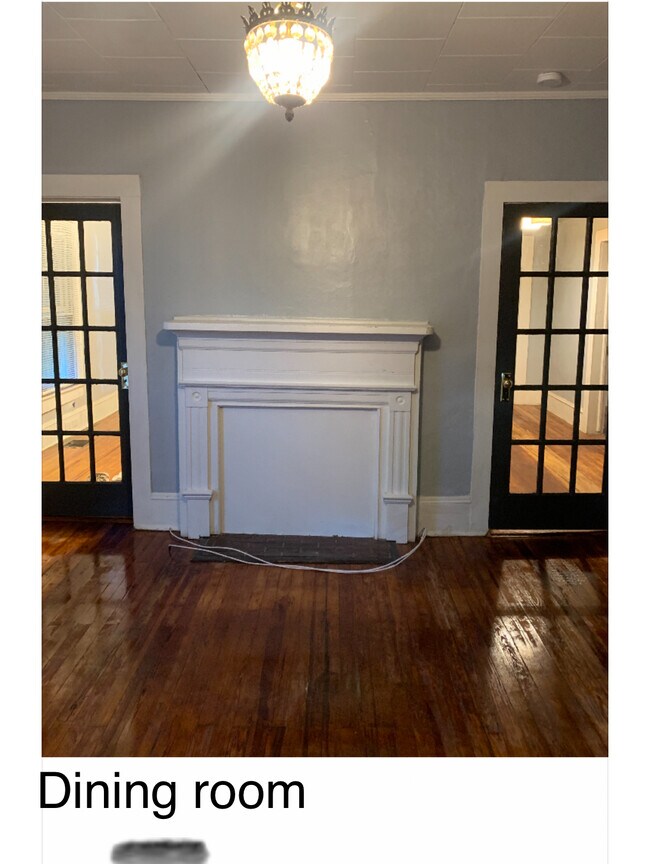 Vista de la diferencia de la sala de estar - 707 Salisbury St