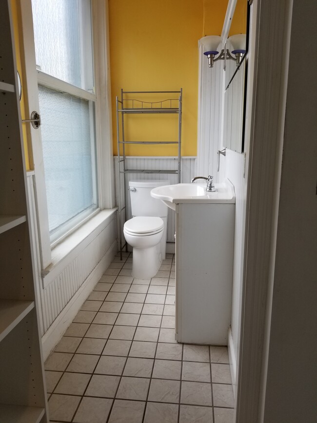 Foto del edificio - 203 E 7th St