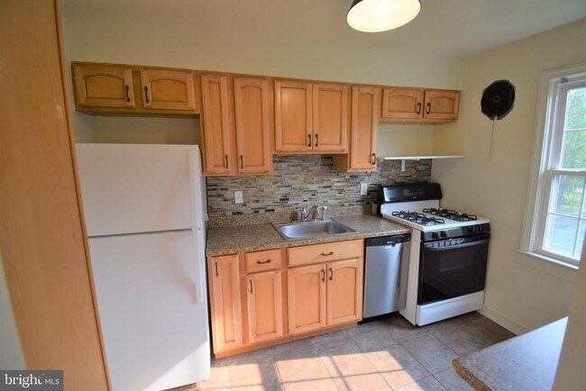 Foto del edificio - 6612 10th St