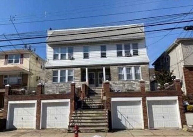 165 Davis Ave Kearny Nj 07032 Apartments Kearny Nj Apartments Com