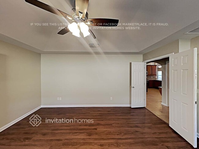 Foto del edificio - 713 Hazelmoor Ln
