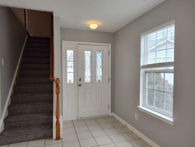 Building Photo - Move-in ready, home Located in the Fairsto...