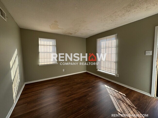 Foto del edificio - 4444 Arnold Cove