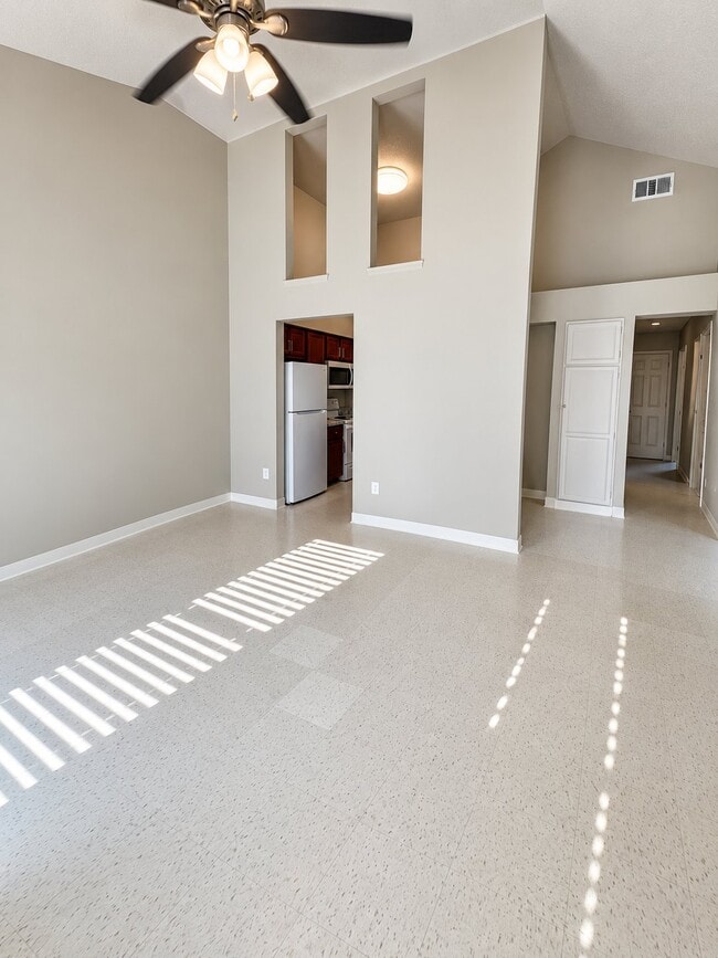 Building Photo - 3023 Sienna Dr