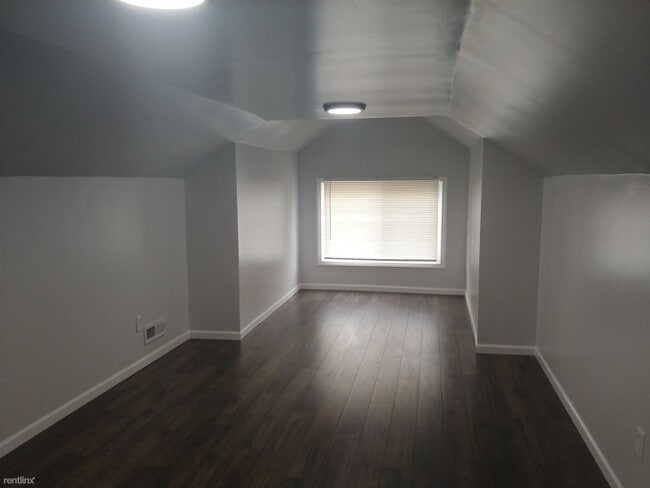 Building Photo - 3 br, 1 bath House - 1716 Blake Ave