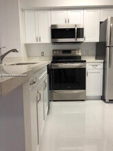 Building Photo - 650 S Park Rd