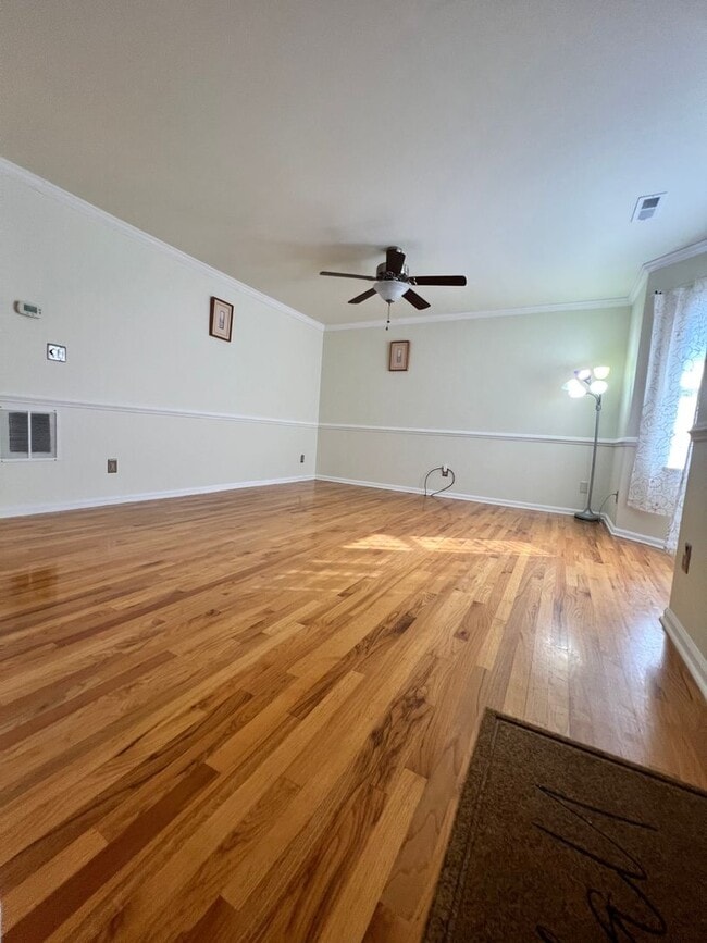 Building Photo - Great Duplex in Briarwood