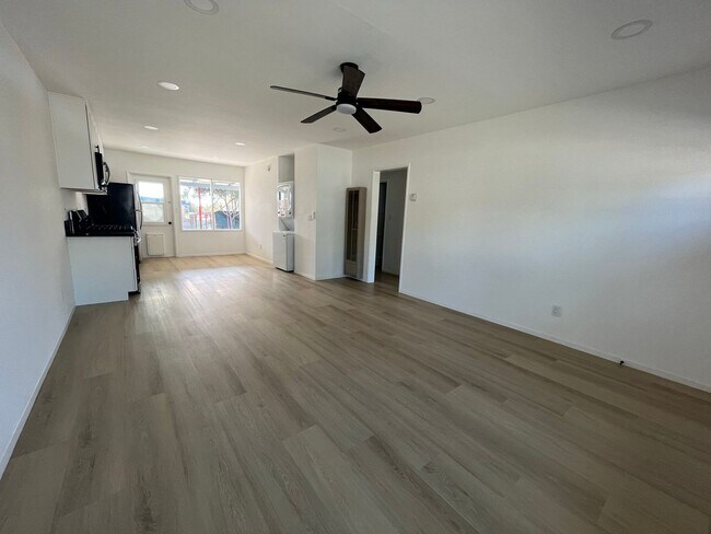 Building Photo - Clairemont Drive