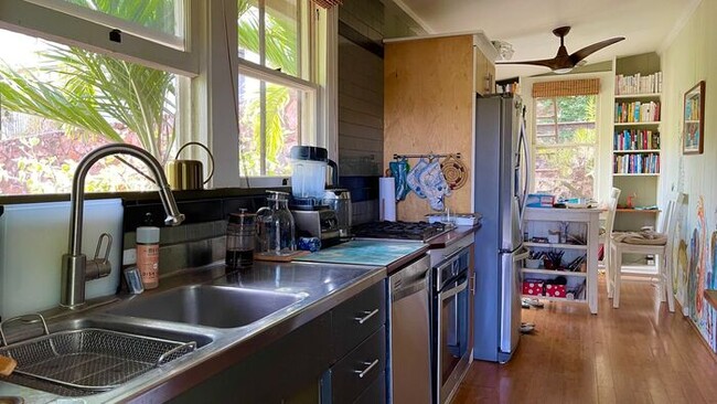 Building Photo - 2 bedroom 2 bath Oasis in Honolulu