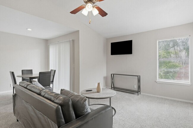Foto del edificio - 317 Peach Creek Crescent