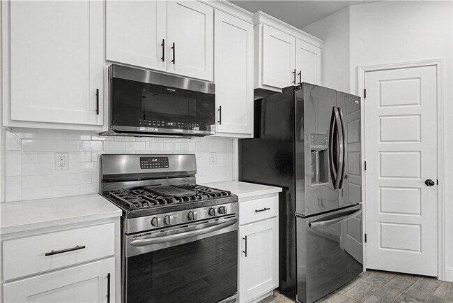 Building Photo - 5377 Clear Spgs Ave