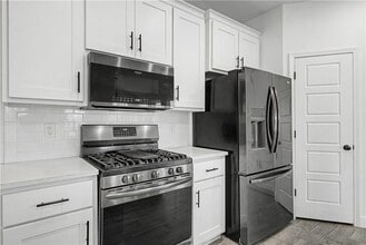 Building Photo - 5377 Clear Spgs Ave