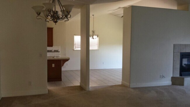Building Photo - 2326 Lorena Ave