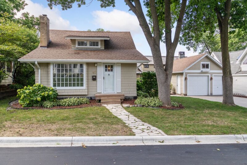 40 St, Excelsior, MN 55331 House for Rent in Excelsior, MN