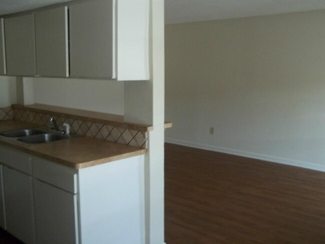 Building Photo - 4709 Harmon Ave