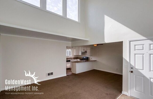 Building Photo - 363 Playa Del Sur St
