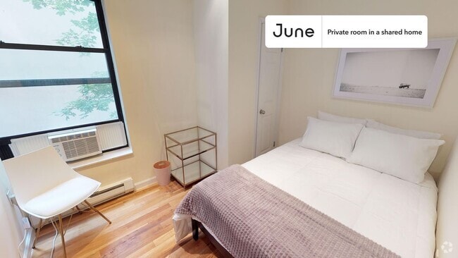 Building Photo - Private bedroom in 5 bed/2 bath Home