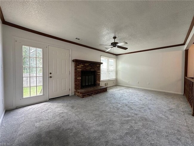 Building Photo - 3112 Radcliffe Ln N