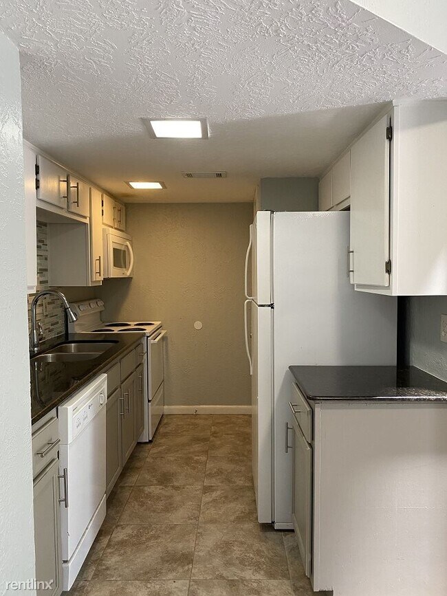 Foto del edificio - 2 br, 2 bath Townhome - 309 Spruce St Apt A