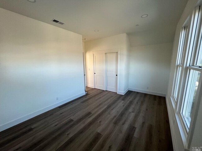 Building Photo - 21403 Geyserville Ave