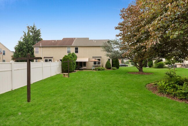 Foto del edificio - 2235 Briarwood Dr
