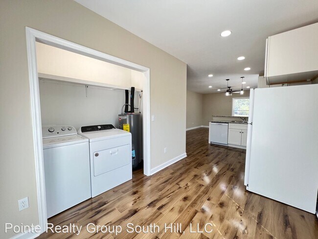 Foto del edificio - 2 br, 1 bath House - 150 Elm Hill Drive