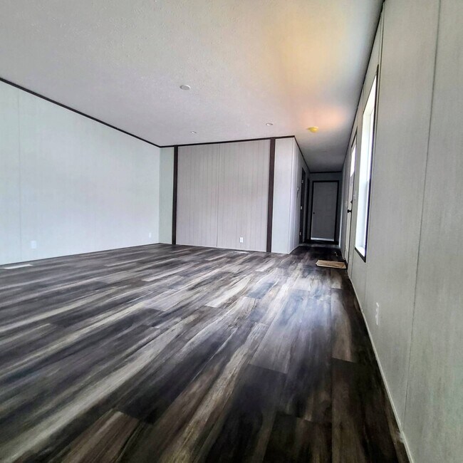 Building Photo - 97 Autumn Ln