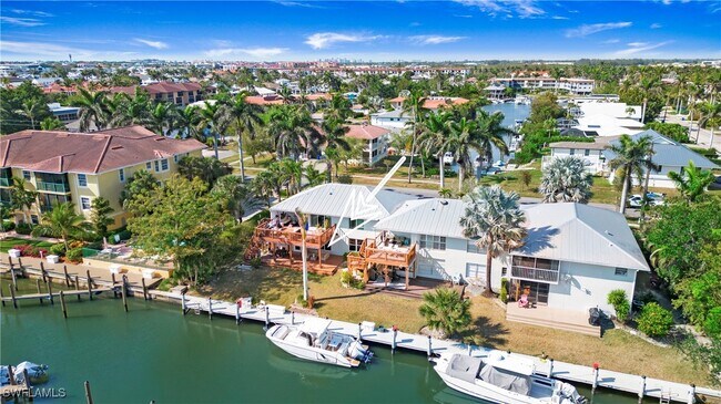 Building Photo - 1560 Blue Point Ave