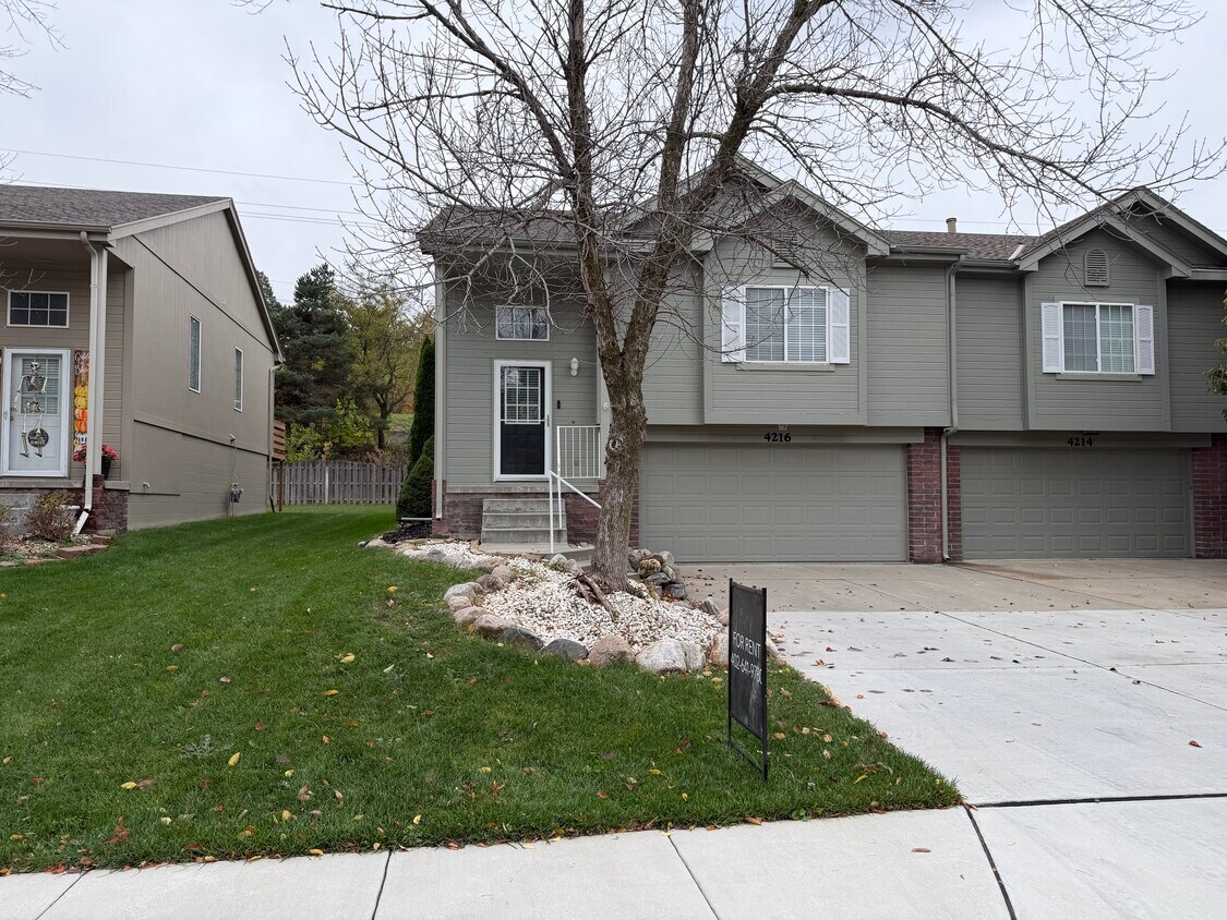 Foto principal - 4216 S 179th St