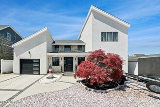 Building Photo - 385 Aldo Dr