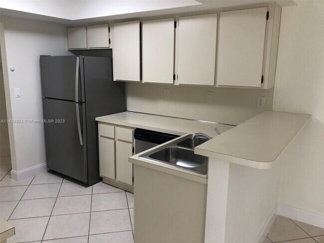 Foto del edificio - 9044 SW 112th Ct