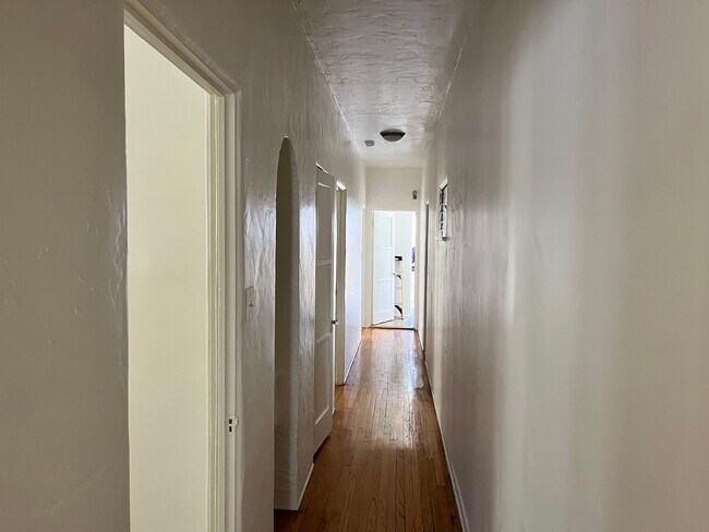 Building Photo - 4247 Garthwaite Ave