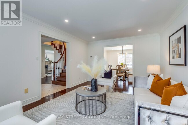 Building Photo - 1128 Lansdown Dr