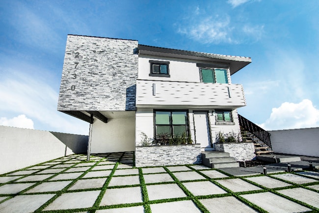 Building Photo - 2730 Raymond Ave