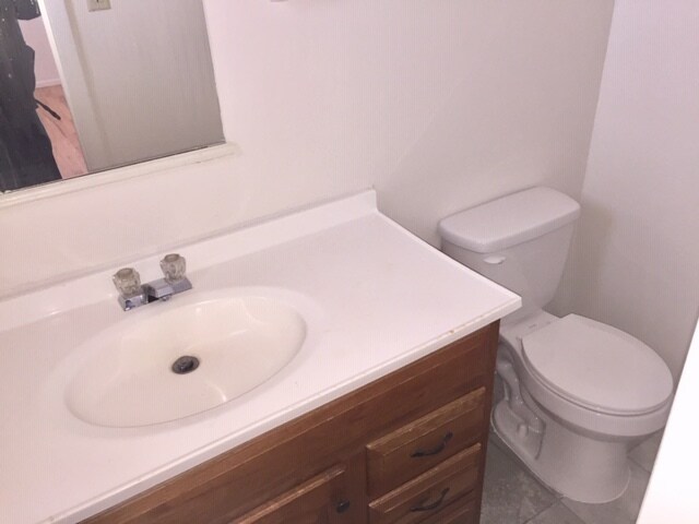 1/2 Bath off Master Bedroom - 3115 Skyview Ave