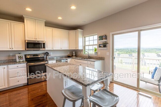 Photo - 1480 Delphi Ln House