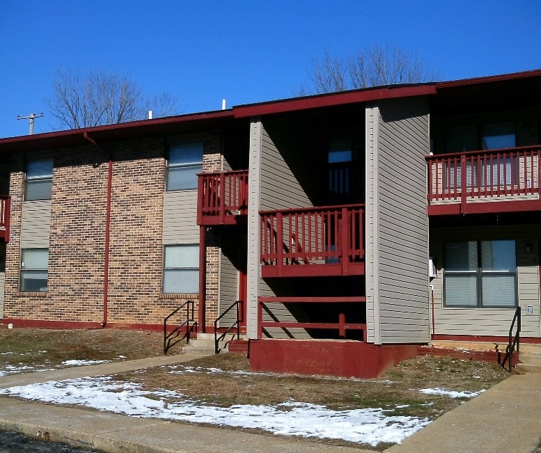 Primary Photo - Thayer Apartments