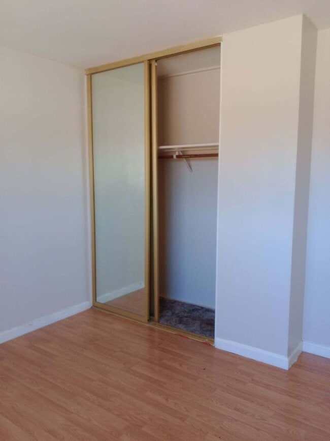 Building Photo - Three Bedroom on Armory