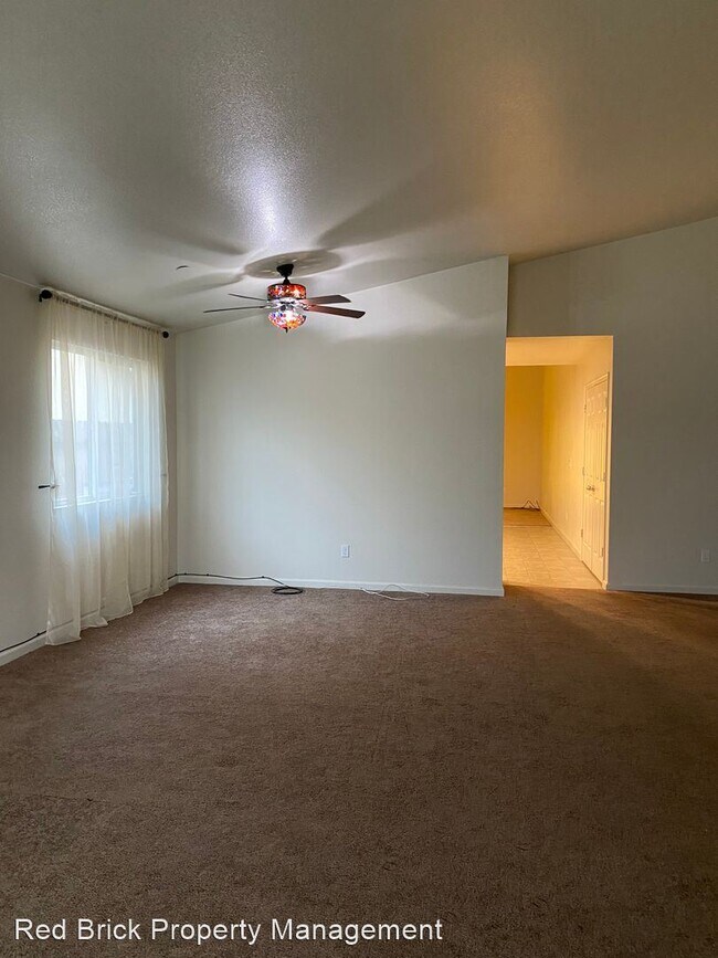 Building Photo - 4 br, 2 bath House - 662 La Habra St.
