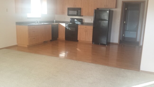 Building Photo - Nice Duplex in Clever. Clean two bedroom, ...