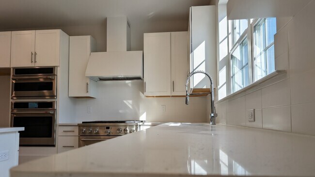 Foto del edificio - 3703 Jordan Dr