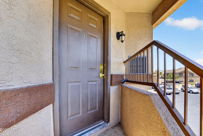 Foto del edificio - 16033 N 25th St