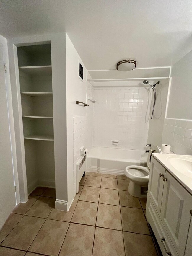 Foto del edificio - 922 24th St NW
