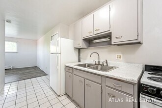 Building Photo - 510 Dayton St