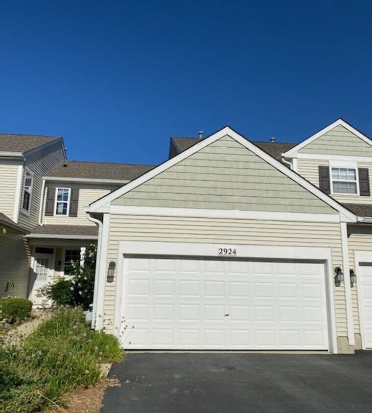 Primary Photo - 2924 RUTLAND Cir