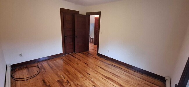 Building Photo - 360 Violet Ave