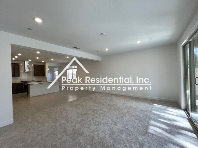 Foto del edificio - Brand New 4bd/2ba Antelope Home with 2 Car...